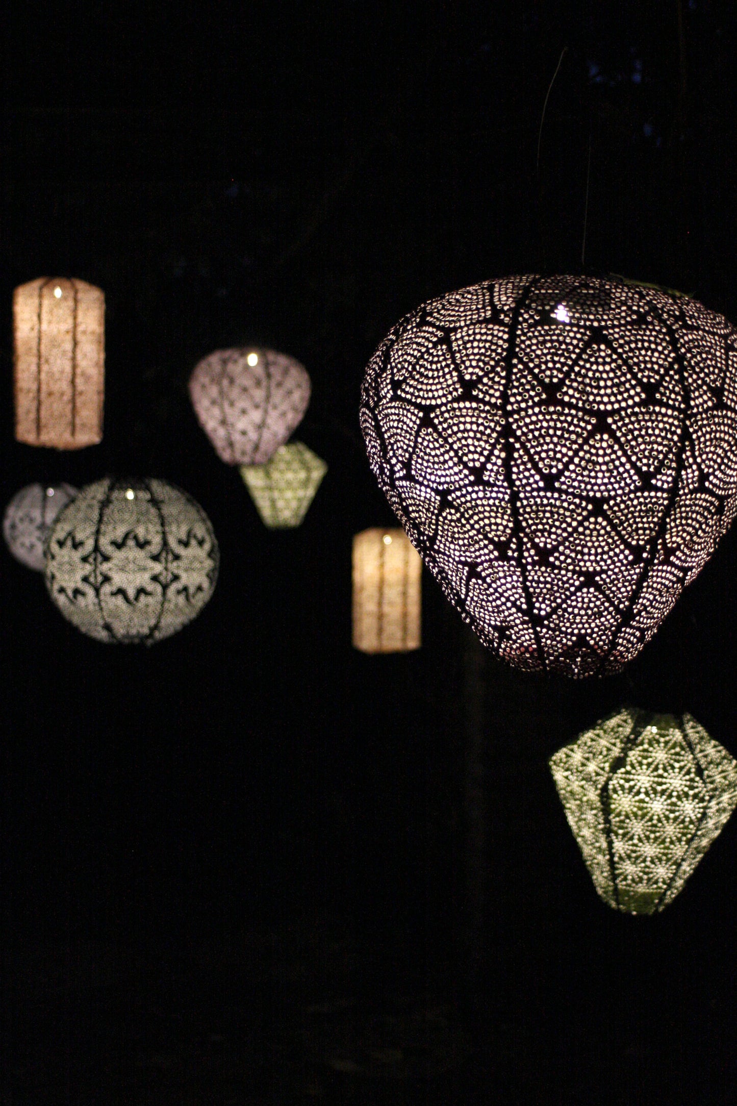 Moroccan Style Solar Lantern Balloon - ShopGreenToday